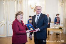 Prezident SR vyznamenal nemeck kancelrku Merkelov